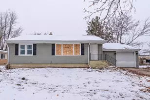 409 N Iowa Ave, Villa Park, IL 60181 - Photo 1