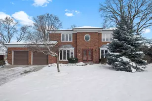 1045 Crystal Ct, Glenview, IL 60025 - Photo 1