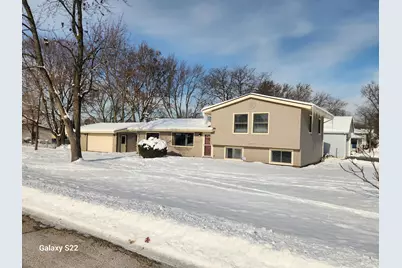 10 Lincoln Street, Lake in the Hills, IL 60156 - Photo 1