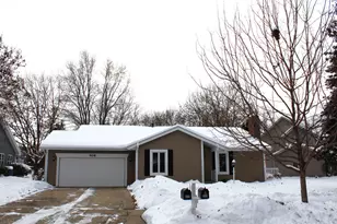 908 Glenmore Ln, Elgin, IL 60124 - Photo 1