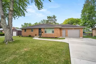 775 E State St, South Elgin, IL 60177 - Photo 1
