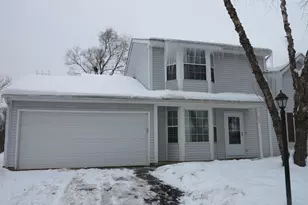 415 Newbury Dr, Island Lake, IL 60042 - Photo 1