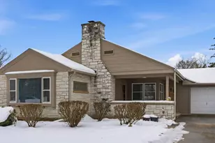 311 Grove St, Crystal Lake, IL 60014 - Photo 1