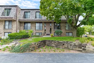 1721 Northfield Square, Northfield, IL 60093 - Photo 1