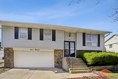 700 Hayward Avenue, Streamwood, IL 60107 - Photo 1
