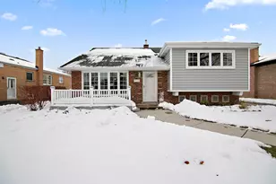 10137 Buell Ct, Oak Lawn, IL 60453 - Photo 1