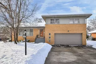 22W417 Tamarack Dr, Glen Ellyn, IL 60137 - Photo 1