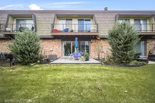 5 Cour Caravelle, Palos Hills, IL 60465 - Photo 1