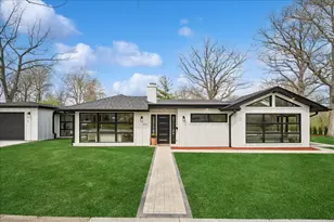 325 Park Pl, Glencoe, IL 60022 - Photo 1