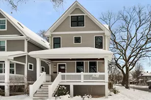 946 Clinton Ave, Oak Park, IL 60304 - Photo 1