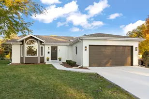 641 N Highview Ave, Addison, IL 60101 - Photo 1