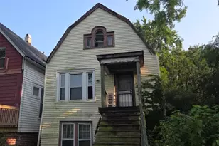 627 E 92nd Pl, Chicago, IL 60619 - Photo 1