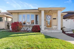 4615 N Maria Ct, Chicago, IL 60656 - Photo 1