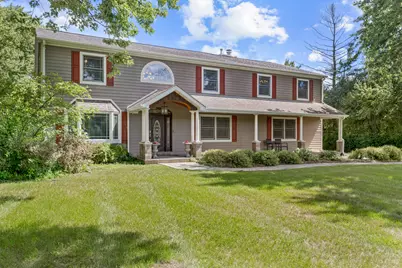 431 E Oakwood Drive, Barrington, IL 60010 - Photo 1