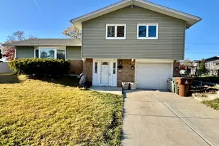 5700 La Palm Dr, Oak Forest, IL 60452 - Photo 1