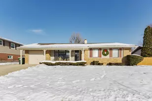 739 Delphia Ave, Elk Grove Village, IL 60007 - Photo 1