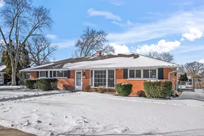 1610 N Chestnut Avenue, Arlington Heights, IL 60004 - Photo 1