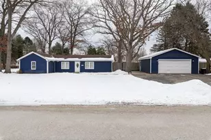 39285 N Garnett Ave, Beach Park, IL 60099 - Photo 1