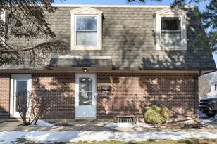 786 Pahl Rd, Elk Grove Village, IL 60007 - Photo 1