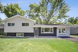 22W633 Burr Oak Dr, Glen Ellyn, IL 60137 - Photo 1