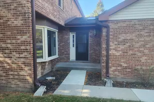 1612 N Windsor Dr, Arlington Heights, IL 60004 - Photo 1