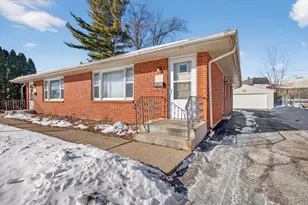 2527 Holmes St, Rockford, IL 61108 - Photo 1