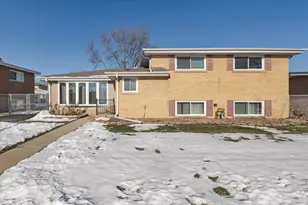 7910 Churchill St, Morton Grove, IL 60053 - Photo 1