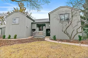 25 Shoreline Rd, Lake Barrington, IL 60010 - Photo 1