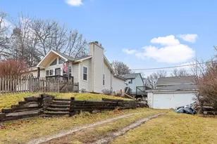 1008 W Dale Ave, McHenry, IL 60051 - Photo 1