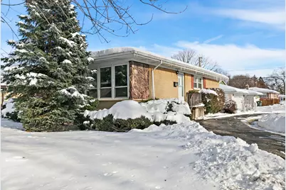 10 W White Oak Street, Arlington Heights, IL 60005 - Photo 1