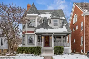 225 Wesley Ave, Oak Park, IL 60302 - Photo 1