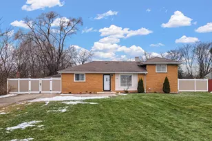 128 S Villa Ave, Addison, IL 60101 - Photo 1