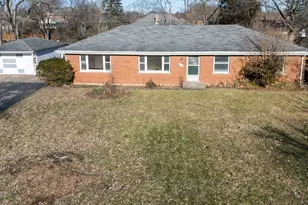 704 Grego Ct, Prospect Heights, IL 60070 - Photo 1