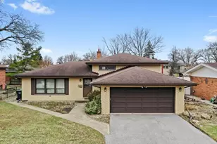 541 E 168th St, South Holland, IL 60473 - Photo 1