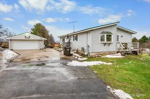 9416 Kemman Rd, Hebron, IL 60034 - Photo 1