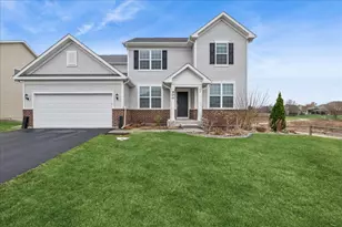 900 Treeline Dr, Algonquin, IL 60102 - Photo 1