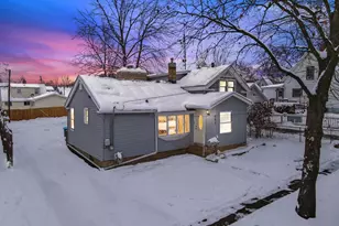 541 Charles St, Aurora, IL 60506 - Photo 1