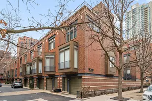 310 N Clinton St, Chicago, IL 60661 - Photo 1