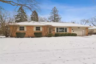 441 N MacArthur Dr, Palatine, IL 60074 - Photo 1