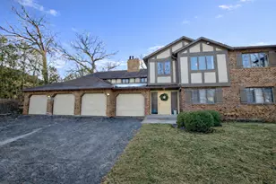 7761 W Foresthill Ln, Palos Heights, IL 60463 - Photo 1