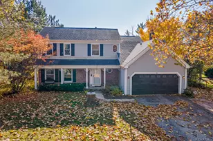 56 Huntcliff Ct, Fox River Grove, IL 60021 - Photo 1