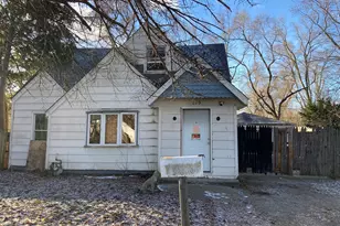 229 E Pineview Dr, Round Lake Park, IL 60073 - Photo 1