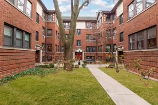 819 Lake St, Oak Park, IL 60301 - Photo 1