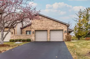 1742 Pebble Beach Dr, Hoffman Estates, IL 60169 - Photo 1