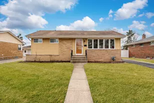 4904 W Hawthorne Ave, Hillside, IL 60162 - Photo 1