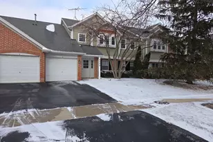 2466 Charleston Dr, Schaumburg, IL 60193 - Photo 1