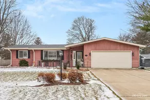 450 W Market St, Somonauk, IL 60552 - Photo 1