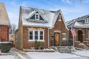 5218 N Mason Ave, Chicago, IL 60630 - Photo 1