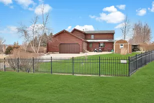 43W951 Fox Hill Ct, Saint Charles, IL 60175 - Photo 1