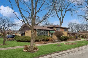 700 Lamon Ave, Wilmette, IL 60091 - Photo 1